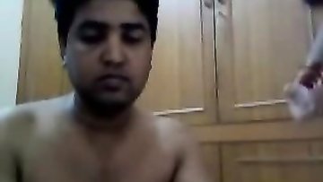 An Indian Babes Gets Naked With Her Husband On Webcam